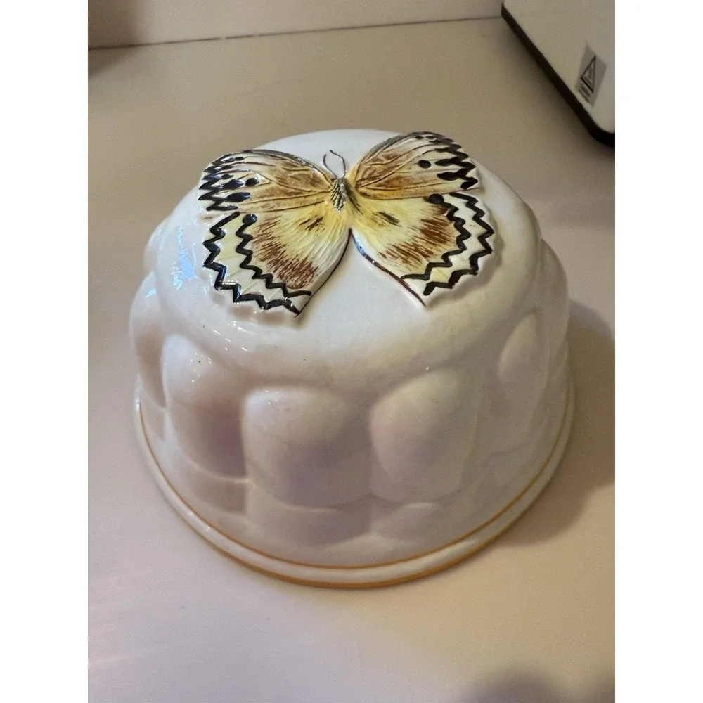 Vintage Ceramic‎ Butterfly Jelly Mold/Wall Hanging Kitchen Art Kitschy 8.5